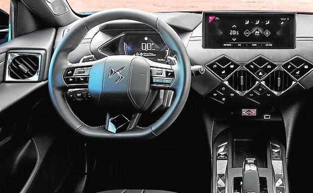 Interior premium repleto de equipamiento.