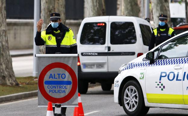 La DGT aconseja limpiar habitualmente 5 partes del coche durante la crisis del coronavirus