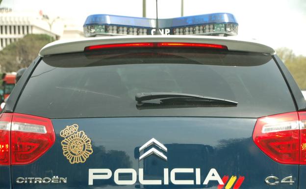 Detienen a una madre y su hija con 15 multas por incumplir el confinamiento sentadas en un banco en Alaquàs
