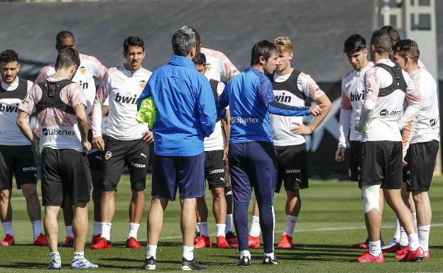 Los equipos de fútbol prevén volver a entrenar el 4 de mayo