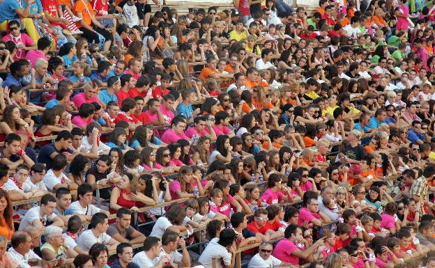 Muchas fiestas de la comarca mantienen una tensa espera con la suspensión al fondo