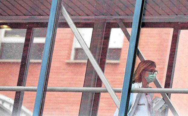 Sanidad se inhibe de comprobar el material y lo deja en manos de las áreas de salud