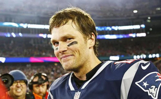 Sorprenden a Tom Brady saltándose la cuarentena