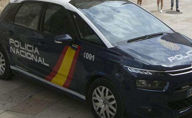 Agrede y amenaza con un cuchillo a una amiga que la había acogido en su casa en Sagunto