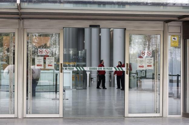 Condenado por grabar a su cuñada con el móvil mientras se cambiaba de ropa