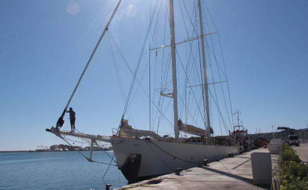 Uno de los mega yates de vela más bellos del mundo vuelve al puerto de Dénia tras 25 días de travesía desde el Caribe