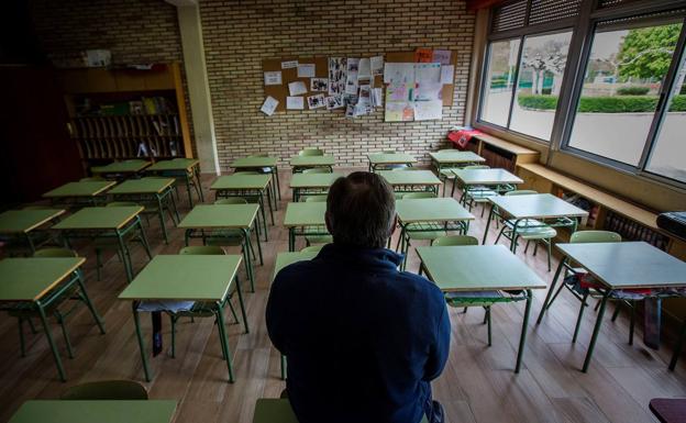 Multa de 900 euros por no llevar a sus hijos al colegio durante tres cursos