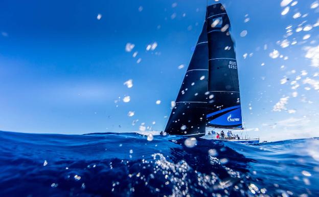 La flota del Circuito Mundial 52 Super Series, rumbo a Valencia