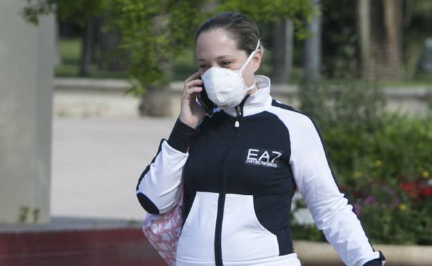 El uso de mascarillas en el transporte público será obligatorio desde este lunes 4 de mayo