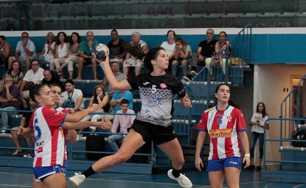 El Morvedre regresa a la máxima categoría del balonmano femenino y el Fertiberia sigue en Asobal