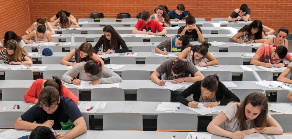 Las universidades barajan menos alumnos y clases online para iniciar el curso