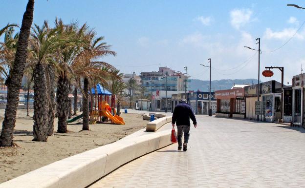 Xàbia permitirá ampliar las terrazas de los paseos litorales y estudiará peatonalizar diversas zonas