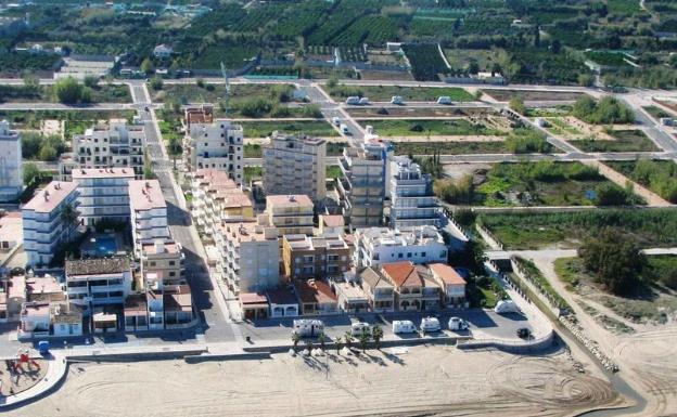 Piles duplica el espacio de las terrazas para que los hosteleros pongan más mesas en la calle