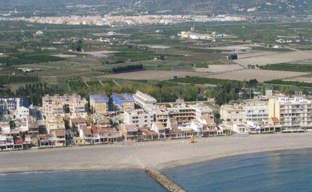 Los vecinos de las urbanizaciones y la playa de Puçol no están sujetos a las franjas horarias