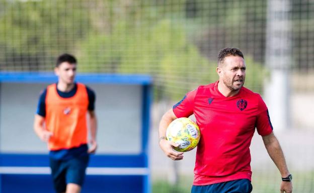 Tevenet renueva con el Atlético Levante