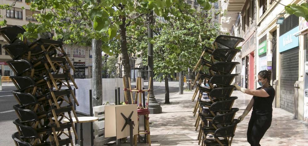 Acuerdo para bajar las terrazas a la calzada en barrios de Valencia
