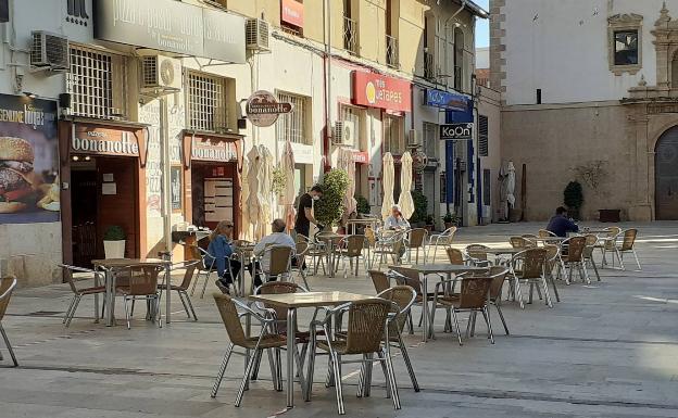 Dénia sí cobrará por terrazas, IBI y basura pero luego bonificará