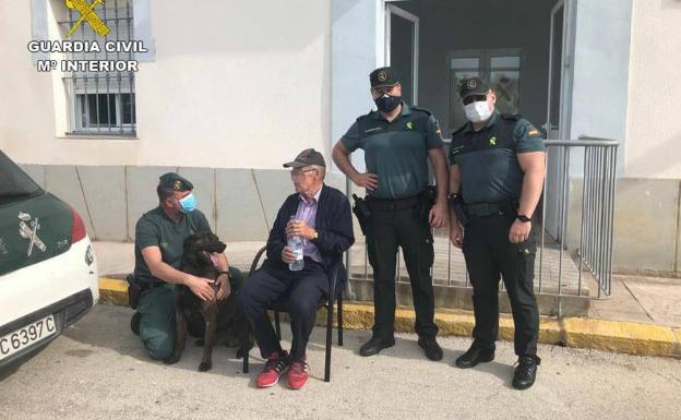 La Guardia Civil encuentra al anciano que desapareció ayer en Teulada