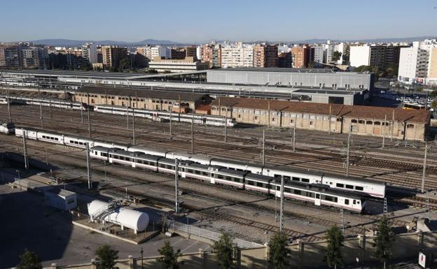 Las obras para soterrar las vías en el Parque Central siguen paradas más de un año a expensas del Ministerio