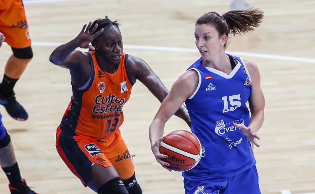 Laura Gil y Ouviña se acercan al Valencia Basket