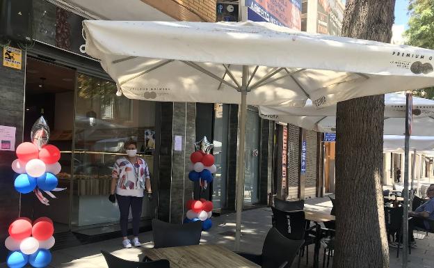 Ilusión y mucha cautela en las terrazas y comercios de l'Horta