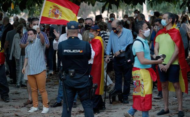 Garzón critica la «actitud miserable» de los manifestantes que anteponen sus «beneficios de clase social» a la salud