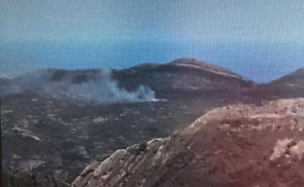 Controlado el incendio en la Serra de Bèrnia