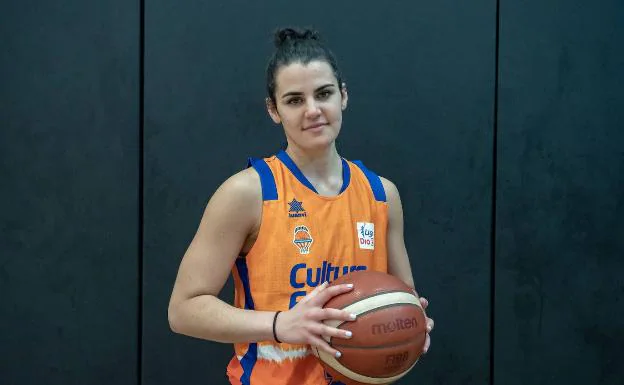 Leticia Romero posa para LAS PROVINCIAS en L'Alqueria del Basket/ Jesús Montañana