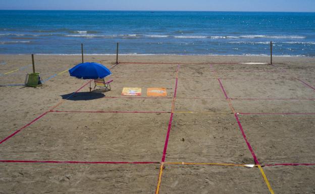 Playas con parcelas, duchas cerradas y controles de acceso, planes del verano en Valencia