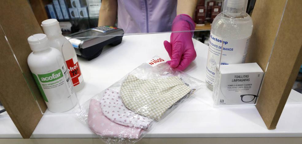 La falta de mascarillas infantiles dispara el precio y el coste para las familias