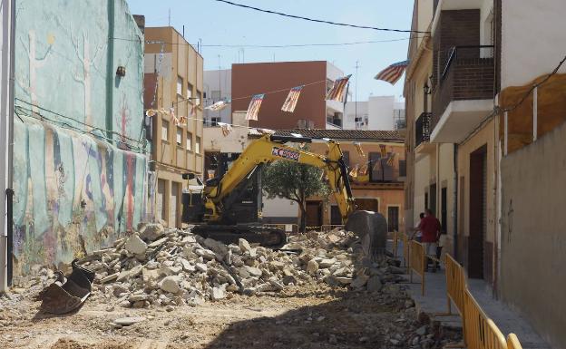 Torrent inicia la reurbanización de la plaza de les Fonts con una inversión de cerca de 300.000 euros