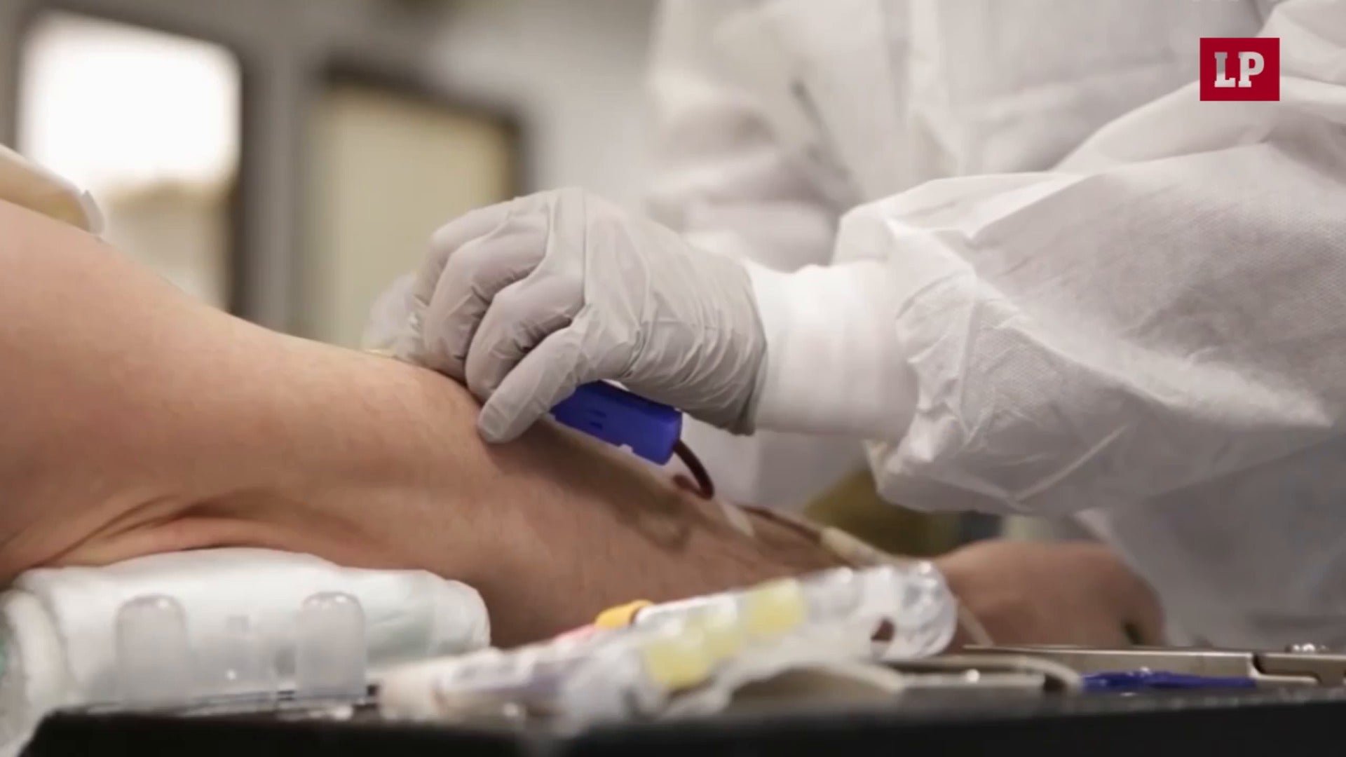 Valencianos con el Covid-19 reciben plasma de curados