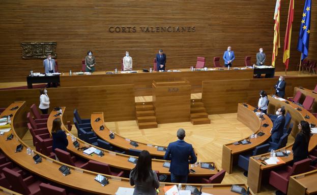 La oposición pide retirar la ley del juego hasta que los letrados de Les Corts digan si es legal la votación