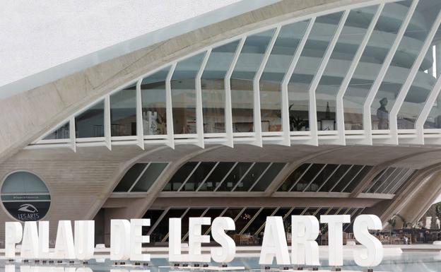 Los artistas del Centre de Perfeccionament retoman sus clases presenciales en Les Arts