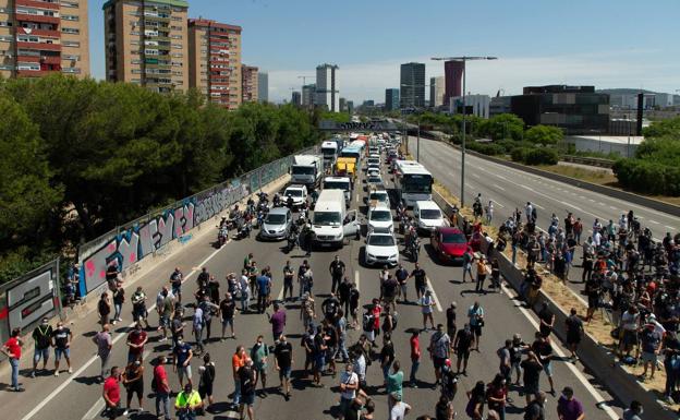 «Nos ha dejado morir»