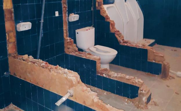 Potries mejora los baños del colegio con 40.000 euros