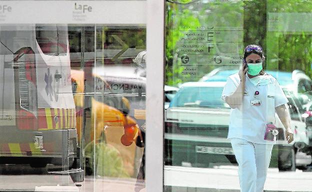 Médicos inician demandas contra jefes de área por la falta de material protector