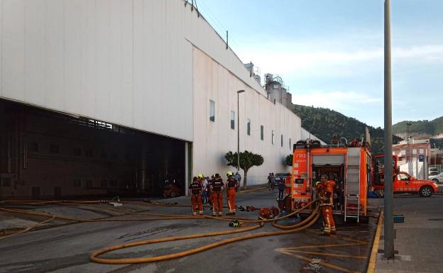 Vicky Foods trabaja a pleno rendimiento tras el incendio en la planta de Villalonga