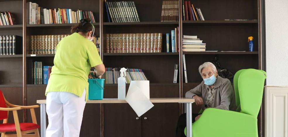 Sanidad cumple quince días sin facilitar datos fiables sobre fallecidos por el virus