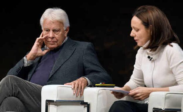 Felipe González lamenta que el Gobierno de coalición parece a veces «el camarote de los hermanos Marx»