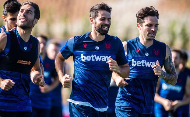 Todas las peñas del Levante estarán presentes en el Camilo Cano