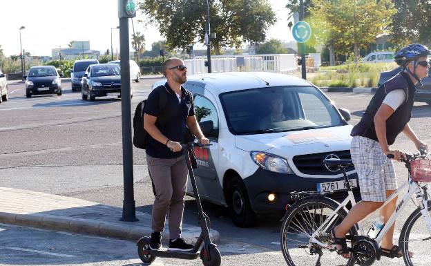 Los comercios ya pueden acceder a las ayudas para la compra de bicis y patinetes