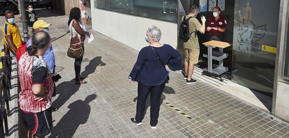 Tres mil valencianos afectados por un ERTE siguen sin cobrar la prestación