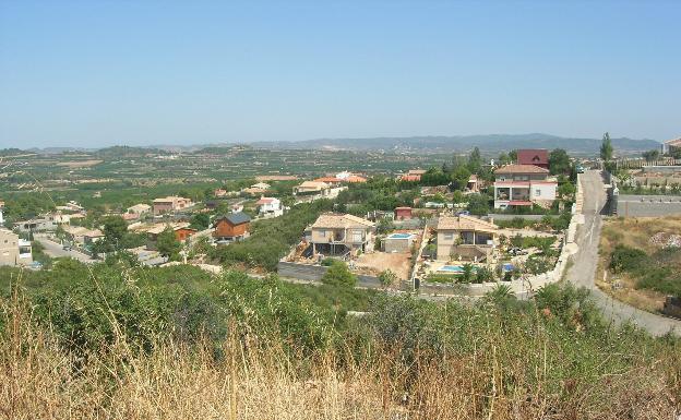 Residentes de urbanizaciones de Turís piden que regrese el bus al casco urbano