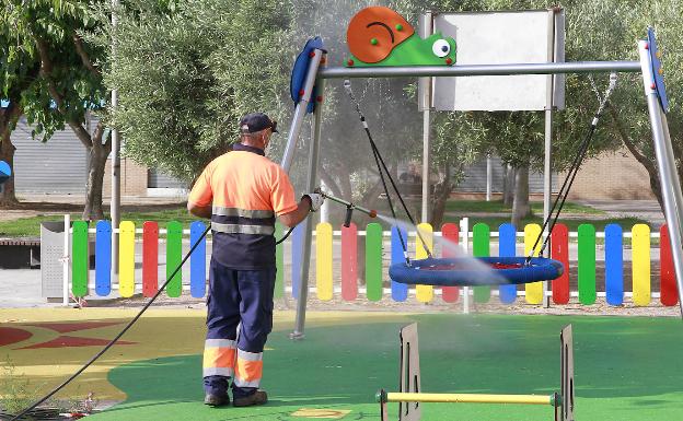 Puçol reabre los 25 parques infantiles tras su limpieza y desinfección