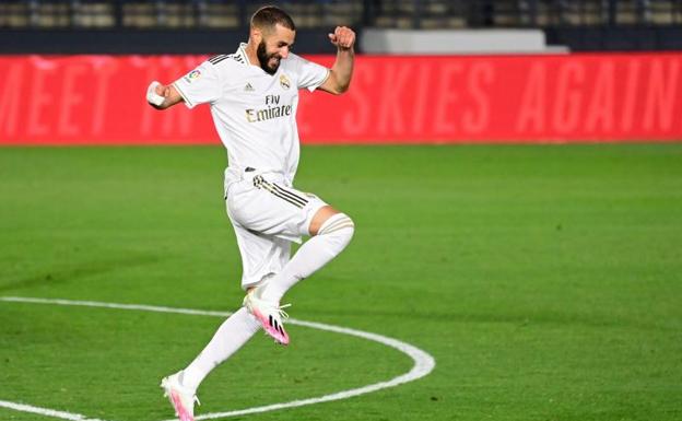 El «gato» Benzema muta en depredador