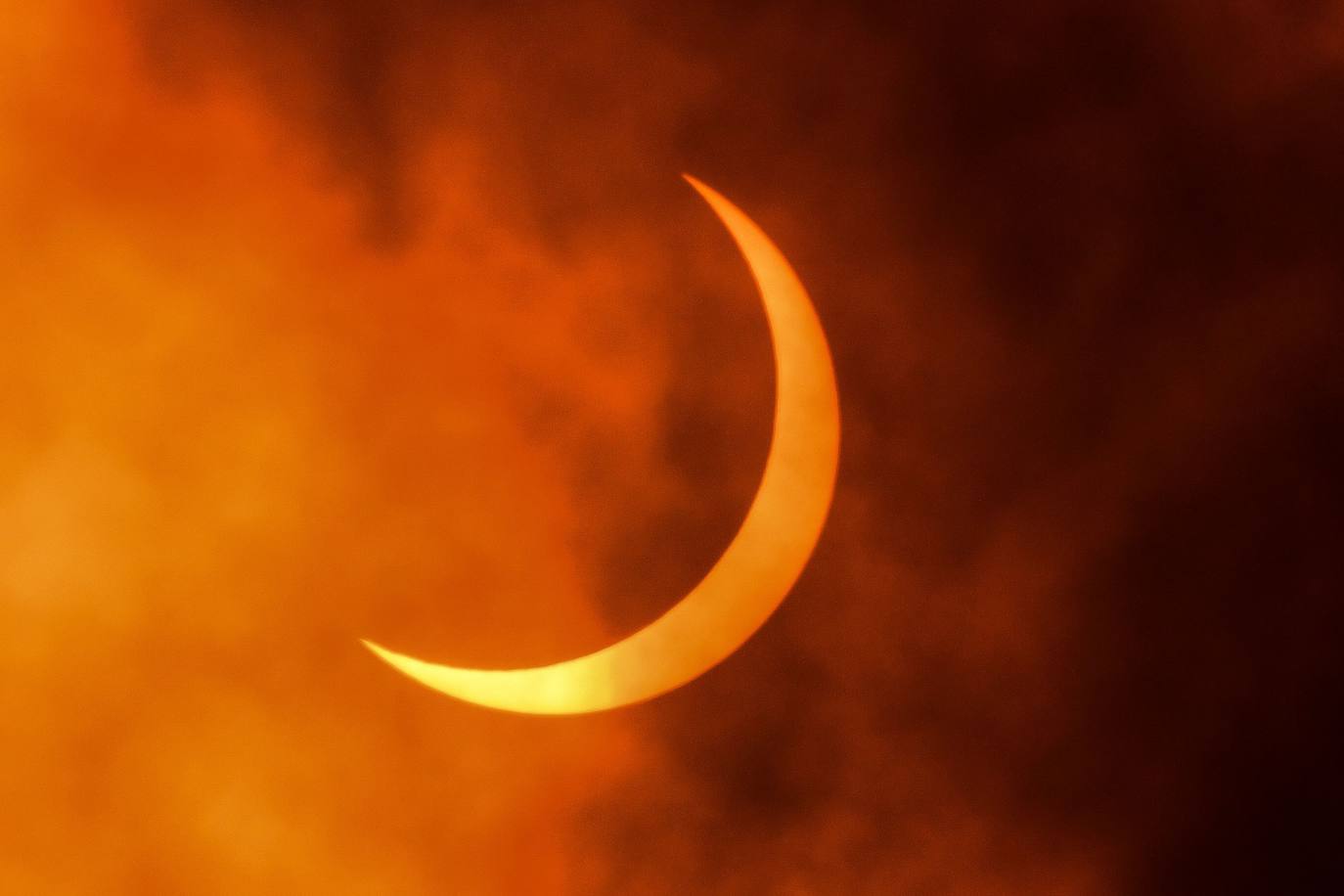 17 imágenes del espectacular eclipse 'círculo de fuego'