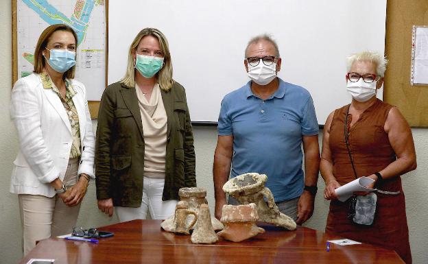 El Aula Blava de Puçol acoge una exposición de los restos hallados por el buceador local Ximo Huerta