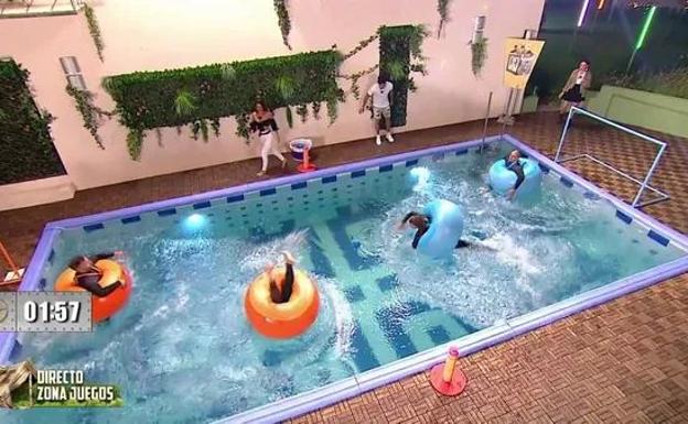 Maite Galdeano, a punto de ahogarse en la piscina de 'La casa fuerte'