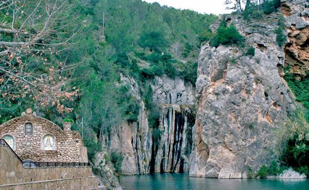 Un hombre fallece ahogado en las piscinas naturales de Montanejos